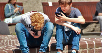 Alemania prohibirá el uso de celulares a menores de 14 años Alemania prohibirá el uso de celulares a menores de 14 años